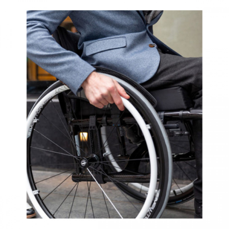 Carrozzina superleggera pieghevole Veloce Bodytech - immagine 2